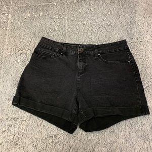 ✨3 for 20✨ Black Time and Tru Mid-rise Shorts